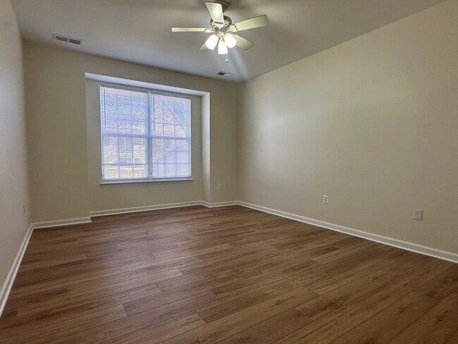 Building Photo - 126 Shumard Ct