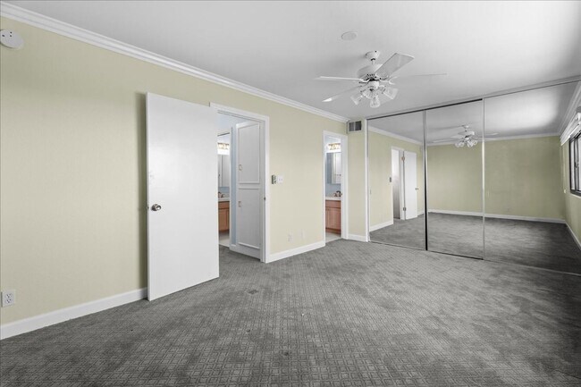 Building Photo - Updated Porter Ranch Townhome with Scenic ...