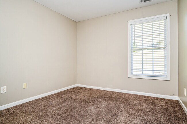 Building Photo - 5792 Castlebrook Dr