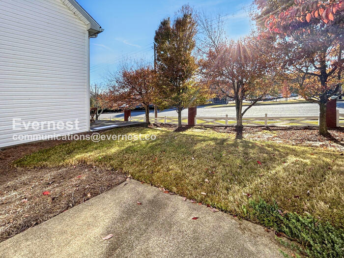 Building Photo - 204 Cottonwood Creek Cir