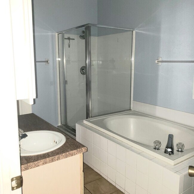 Building Photo - Luxury and Spacious, 1st floor condo with ...