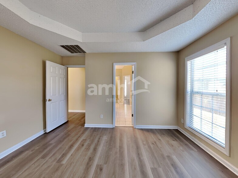 Building Photo - 447 The Gables Dr