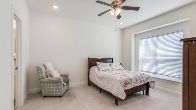 Building Photo - 337 Gleneagles Dr
