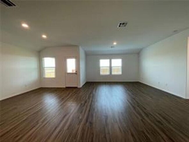 Building Photo - 112 Wolseley Dr