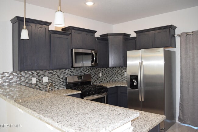 Building Photo - 1103 Nickel Hl Ave