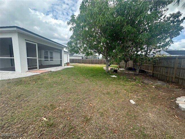 Building Photo - 2115 NW 19th Ave