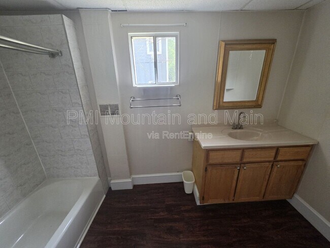 Building Photo - 41 Westwood Pl
