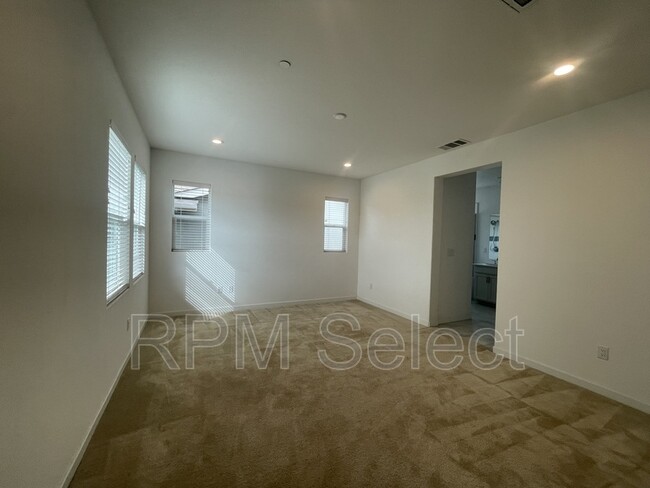 Building Photo - 3568 Troy Dalton St