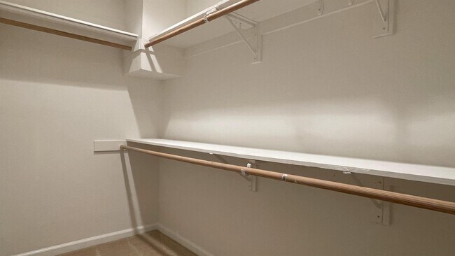 Building Photo - 960 Branham Ln