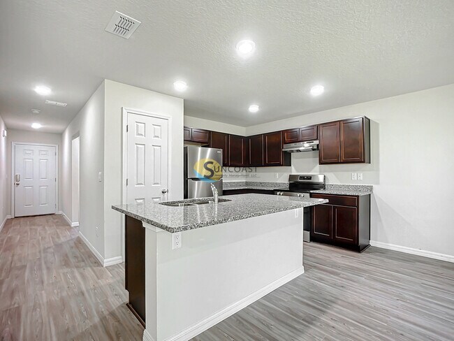 Building Photo - 108 Lynbrook Dr