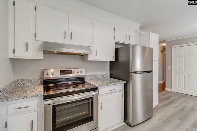 Building Photo - 7712 Burdell Dr