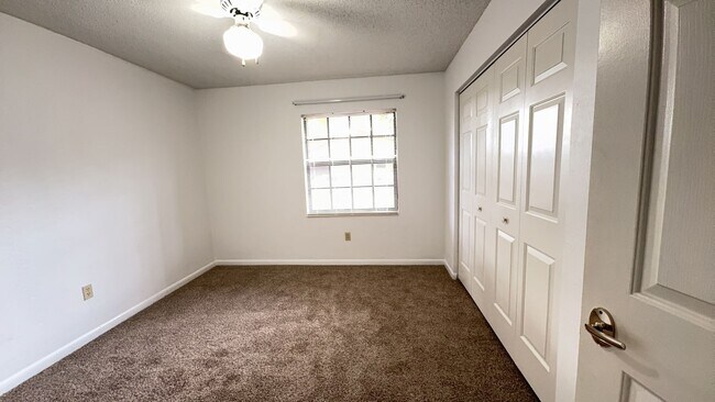 Building Photo - This amazing home located in the S Section of Palm Coast