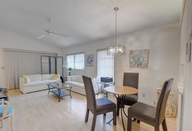 Building Photo - 8089 Springtree Rd