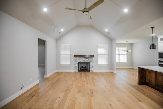 Building Photo - 7843 Range