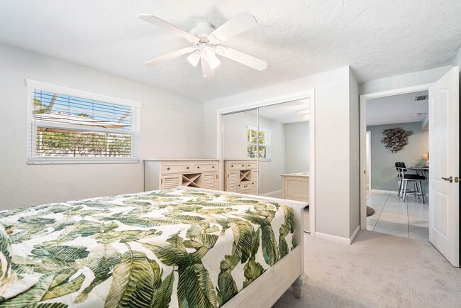 Building Photo - 3003 W Vina Del Mar Blvd