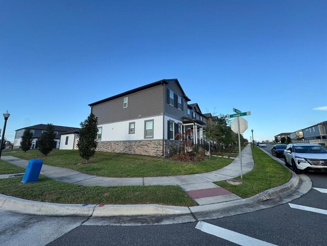 Building Photo - 16001 Grafton Wy