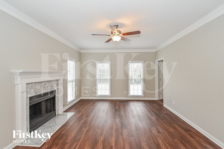 Building Photo - 4595 Kinsdale Dr