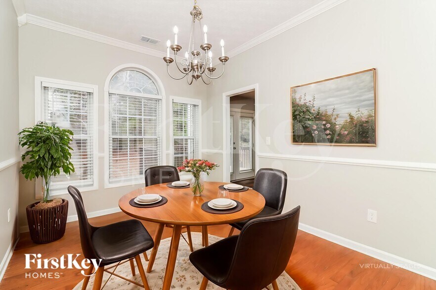 Building Photo - 1627 Eagle Dr