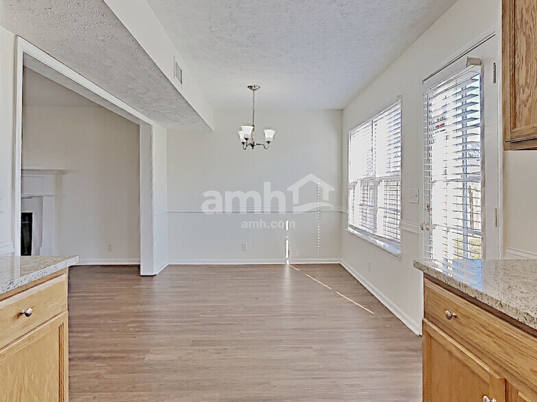 Building Photo - 1507 Killarney Dr