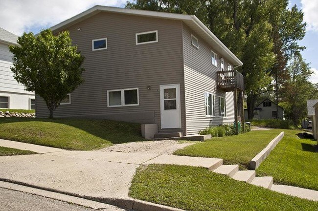 Primary Photo - The 11th Street 3 Plex Apartment