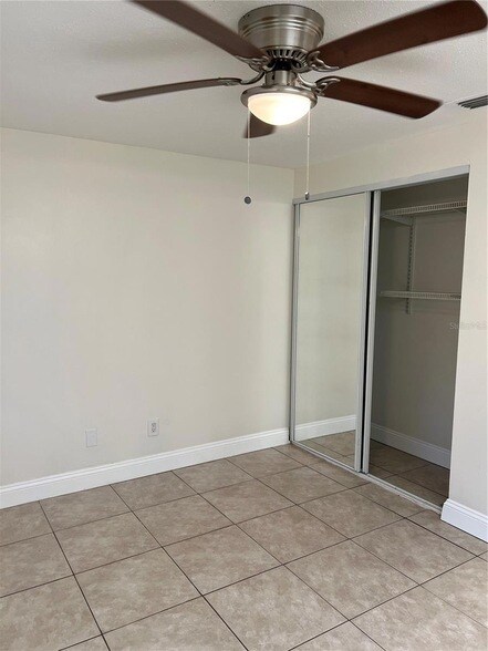 Building Photo - 16039 Grass Lake Dr