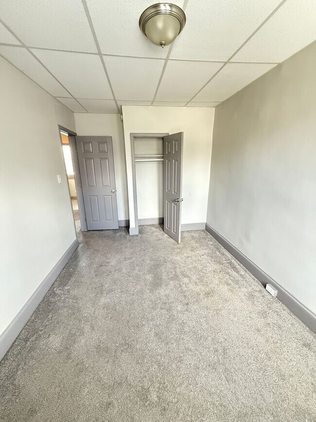 Building Photo - 4027 Belwood Ave