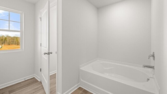 Building Photo - 98 Hughes Pl Dr