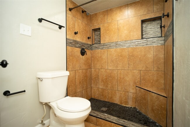 Building Photo - 2956 Waterloo Rd