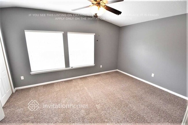 Building Photo - 2850 Woodstone Dr