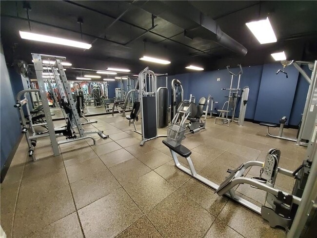 Building Photo - 1101 Juniper St NE