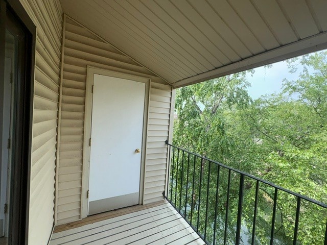 Building Photo - 183 N Waters Edge Dr