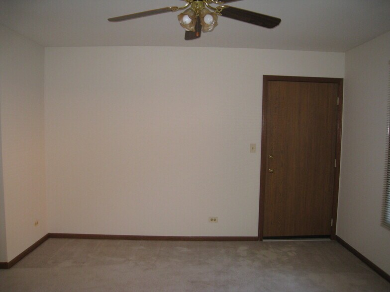 Building Photo - 158 N Brockway St