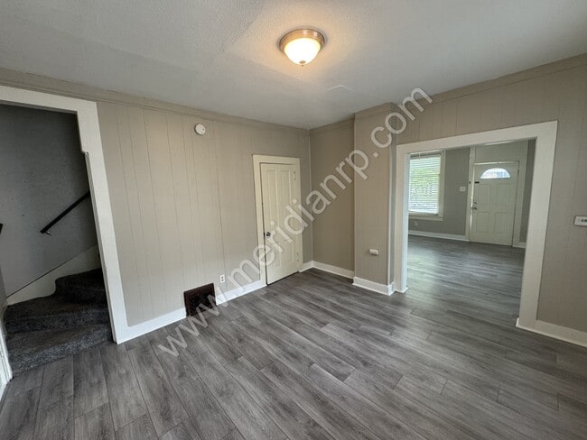 Building Photo - 721 3rd St