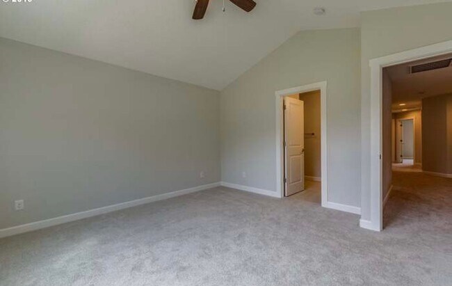 Building Photo - Beautiful home in gated community