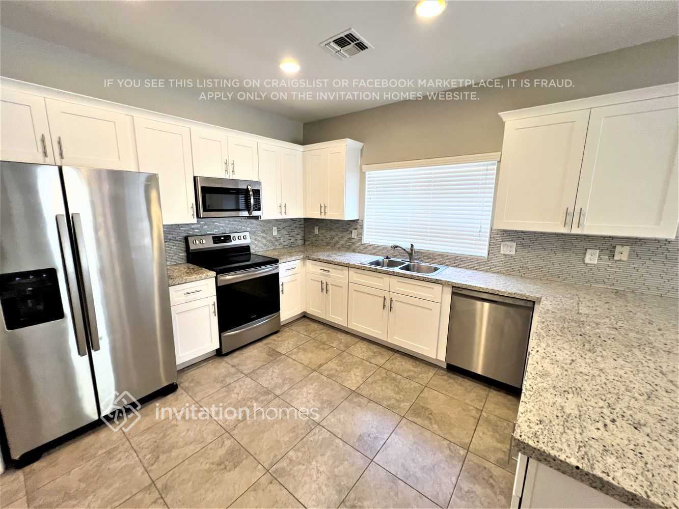 Building Photo - 15147 N 137th Ln