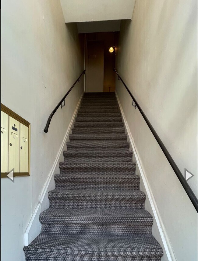 Building Photo - One Bedroom Apartment in Downtown Lafayette