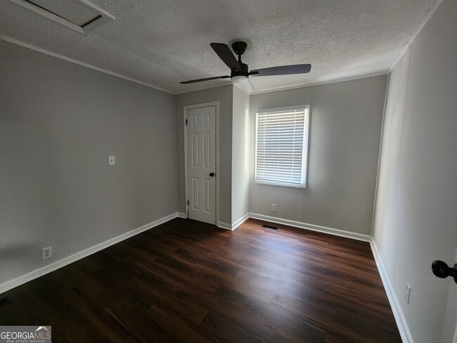 Building Photo - 4118 Fairview Dr