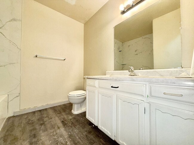 Building Photo - 2945 Del Rey Plaza