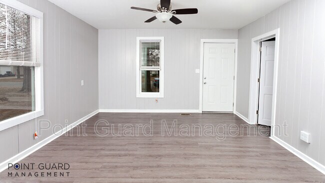 Building Photo - 226 S Millwood Ave