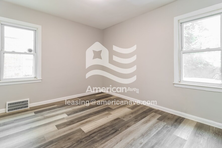 Building Photo - 12641 Mettetal St