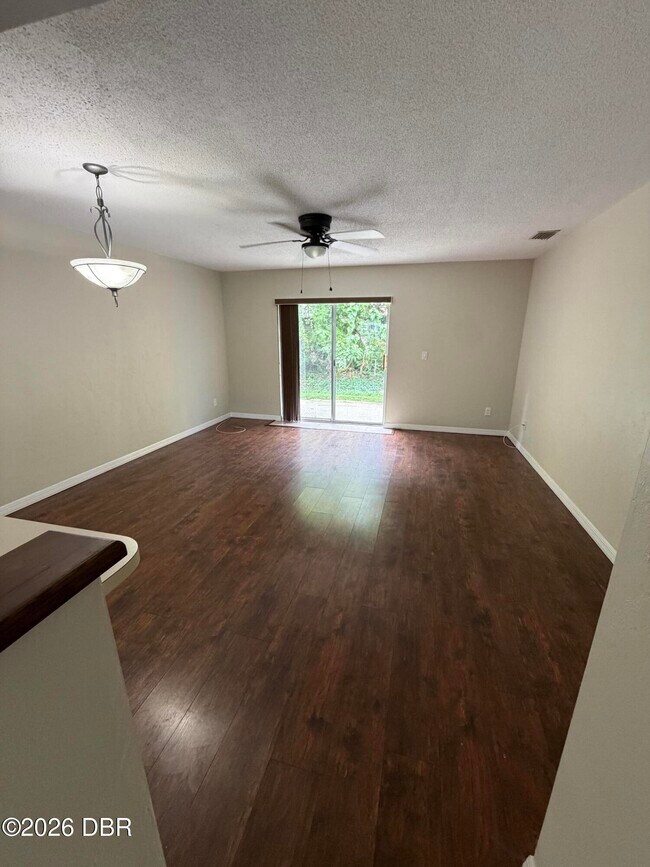 Building Photo - 175 Yorktowne Dr