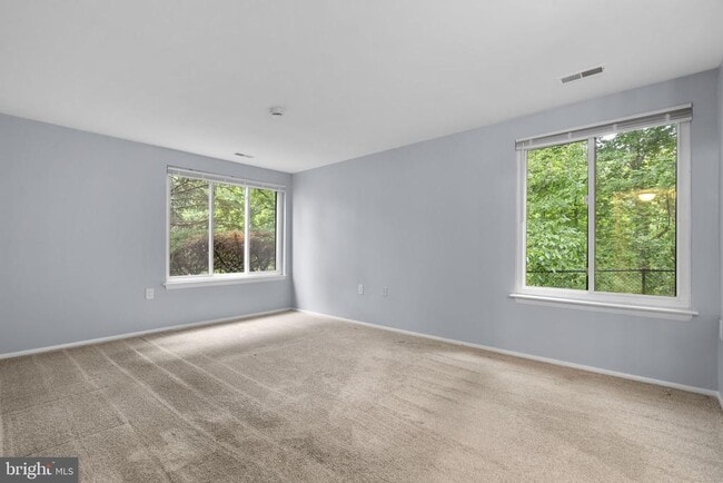 Building Photo - 18050 Chalet Dr