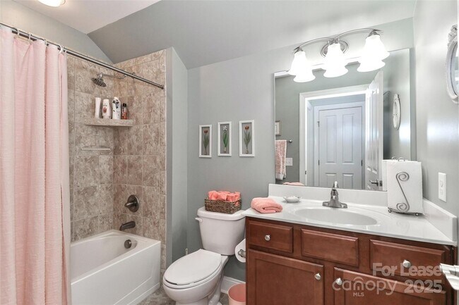 Building Photo - 115 Brawley Point Cir