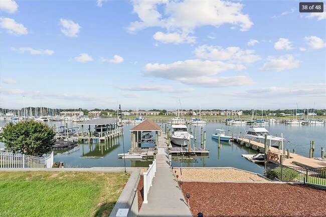 Building Photo - 31 Bay Front Pl