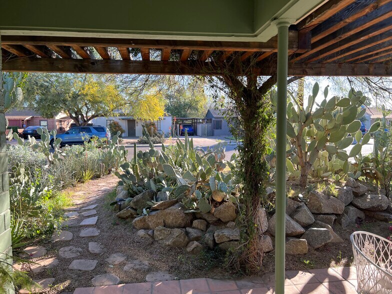 Building Photo - 2232 N Evergreen St