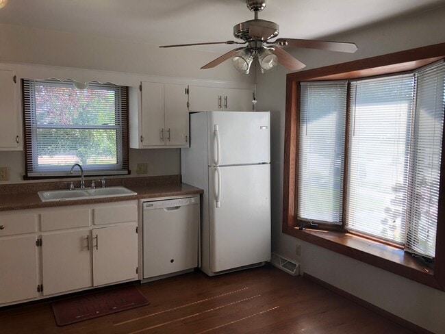 Building Photo - Single Family Home