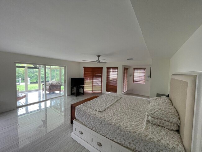 Building Photo - 208 Sims Creek Dr
