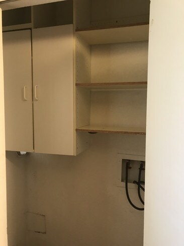 Building Photo - 1084 E Navajo St