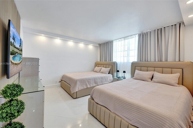 Building Photo - 4001 S Ocean Dr