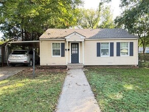 Building Photo - 718 Coit St